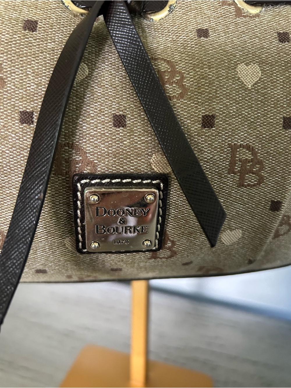 Dooney & Bourke Brown Signature Monogram Vintage Shoulder Bag - Picture 3 of 8